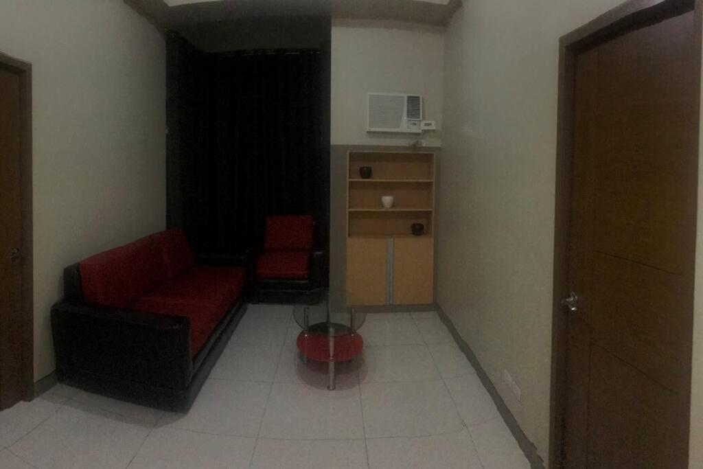 Lovely 2 Bed Room Condo Infront Of Naia Terminal 3 Манила Екстериор снимка