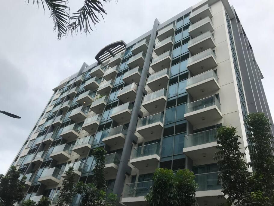 Lovely 2 Bed Room Condo Infront Of Naia Terminal 3 Манила Екстериор снимка