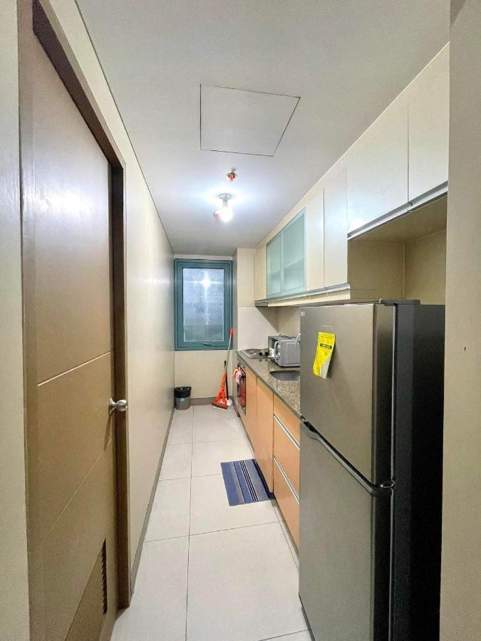 Lovely 2 Bed Room Condo Infront Of Naia Terminal 3 Манила Екстериор снимка