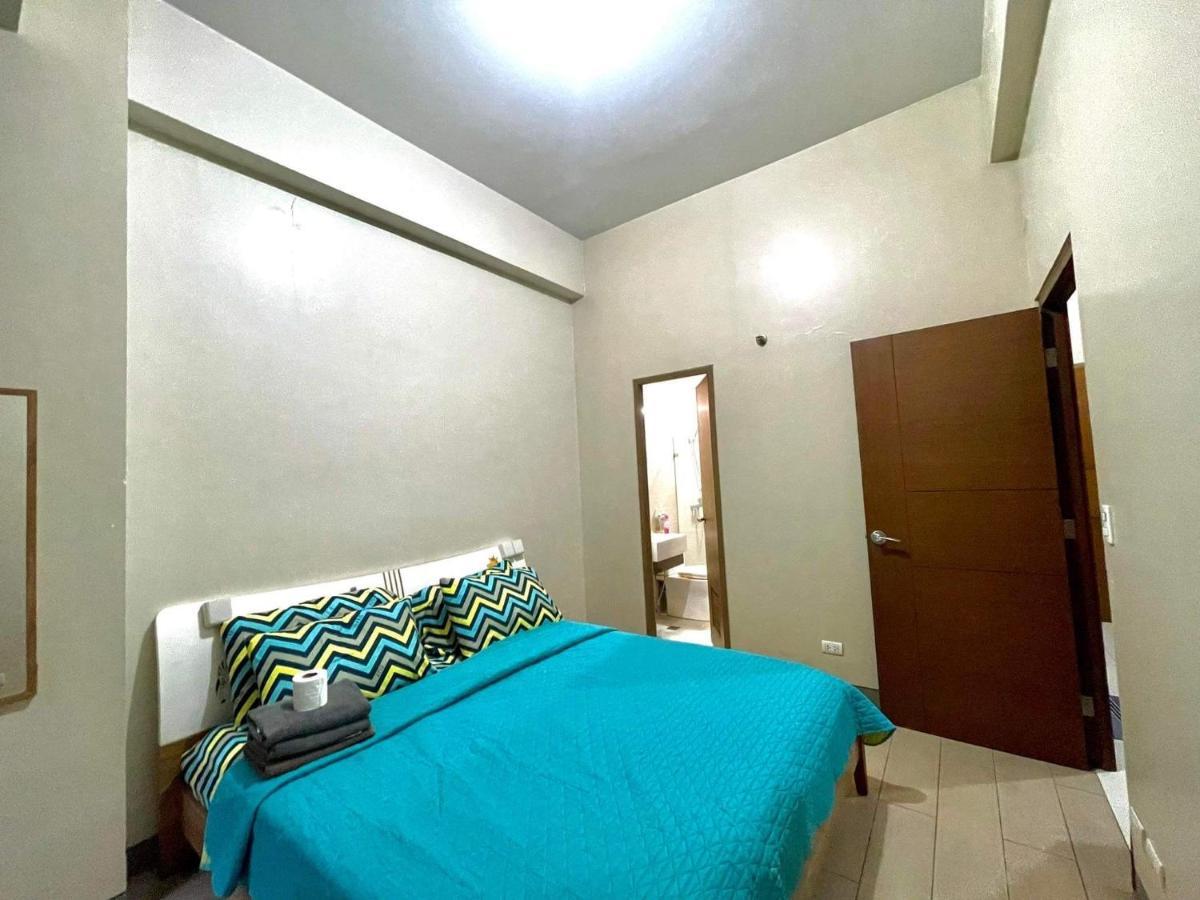 Lovely 2 Bed Room Condo Infront Of Naia Terminal 3 Манила Екстериор снимка