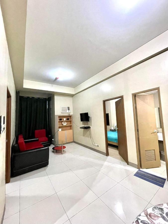 Lovely 2 Bed Room Condo Infront Of Naia Terminal 3 Манила Екстериор снимка